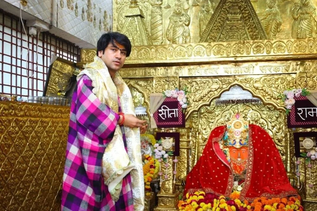 Bageshwar Dham Sarkar Tempo Traveller & Force Urbania Luxury Van Hire/Rental for 6, 7, 8, 9, 10, 11, 12, 13, 14, 15, 16, 20 and 25 seaters – Pandit Dhirendra Krishna Shastri